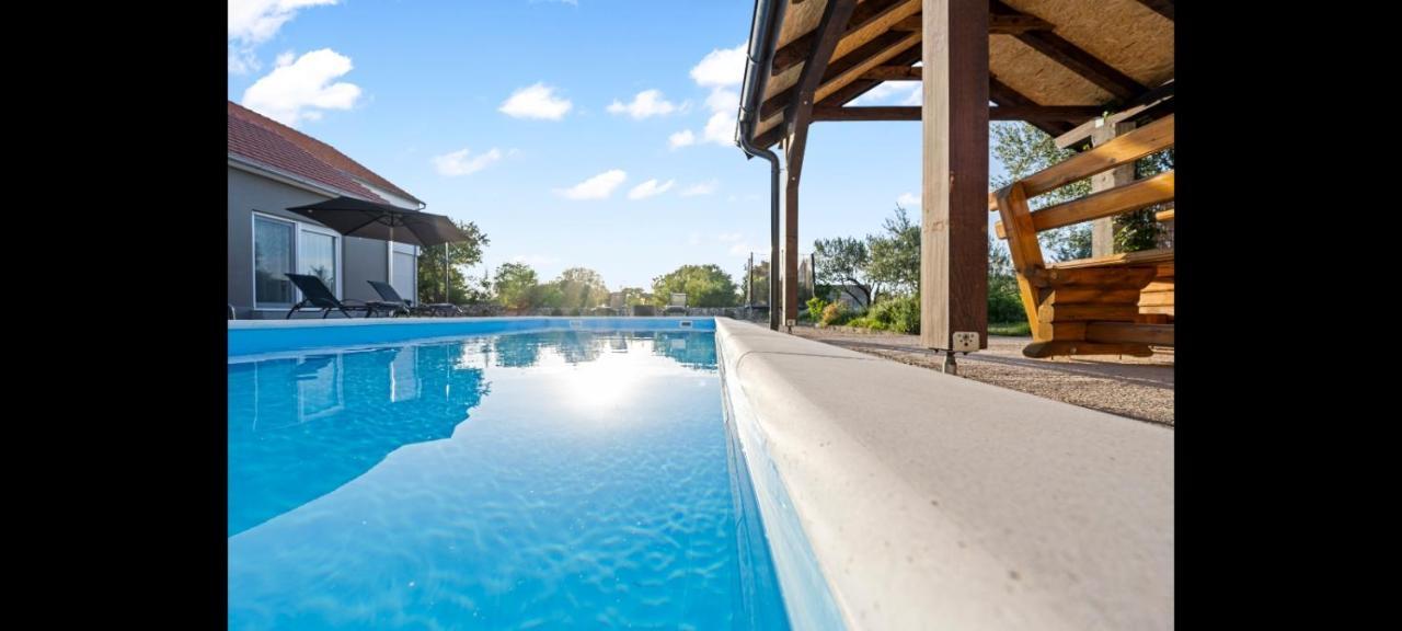Olive Tree House With Jacuzzi, Wifi And 40M2 Pool Villa Siritovci Ngoại thất bức ảnh